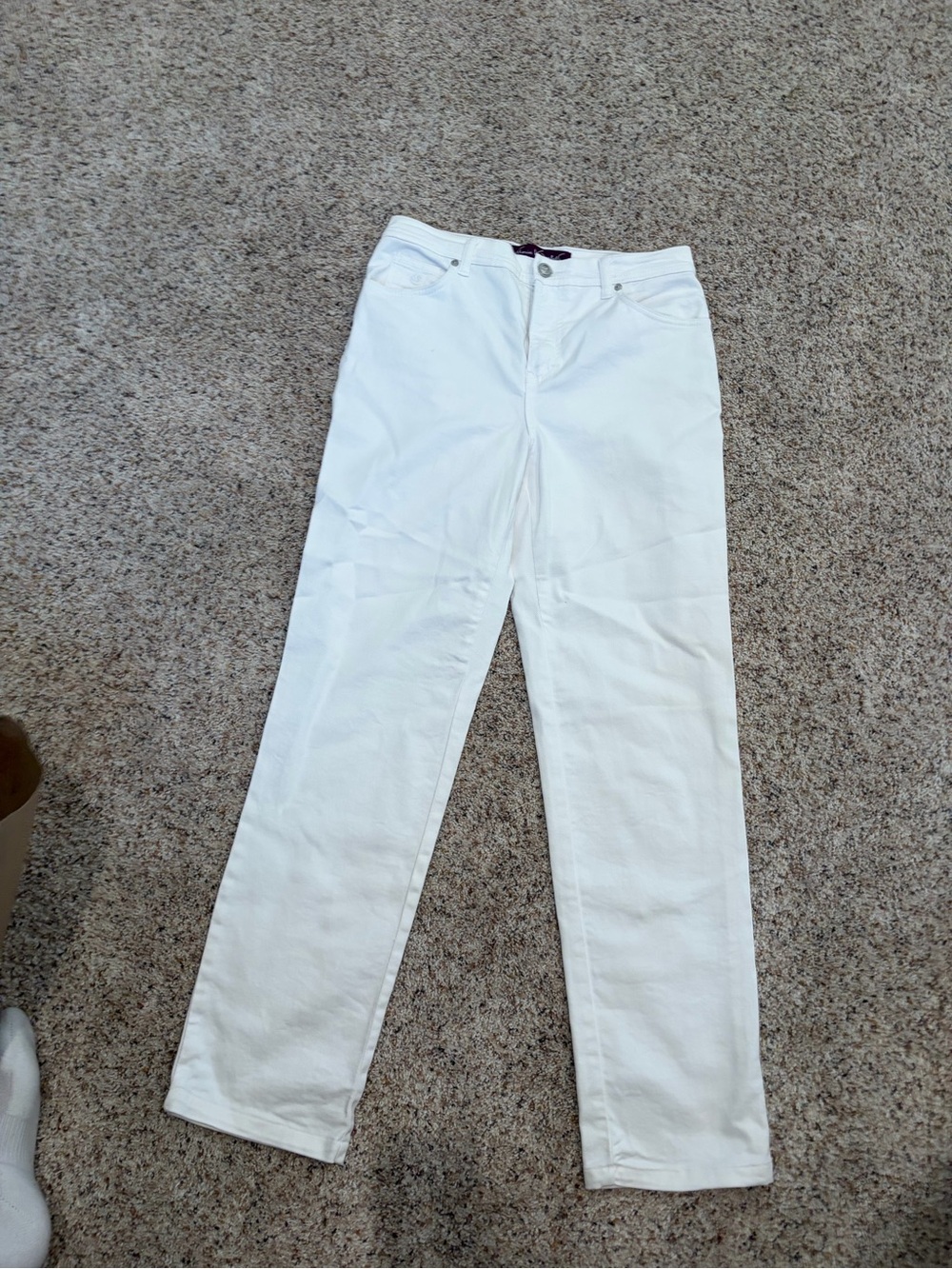 Gloria Vanderbilt White Straight-Leg Jeans